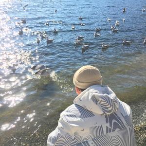 老师脱了裙子让我喝她尿
